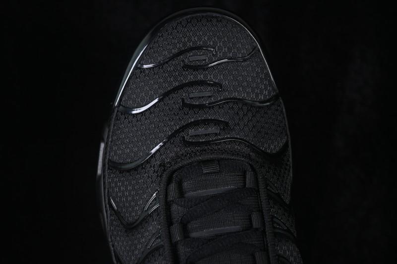 Nike Air Max Plus Retro Running Shoes with Tuned Air Cushioning - 604133-050
