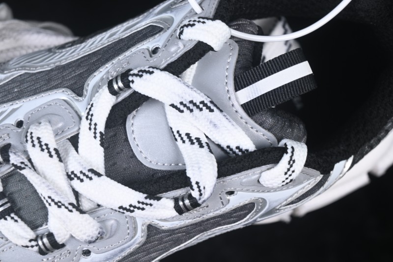 Balenciaga Phantom Sneaker High-Tech Running Shoes for Men with Urban Streetwear Design - W3XGM1190