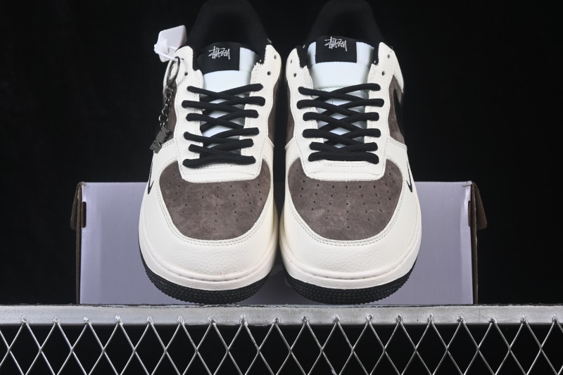 Nike Air Force 1 '07 Low Skateboarding Shoes with Full-Length Air Cushion - HO7788-112