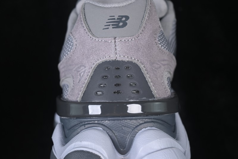 New Balance Retro Casual Running Shoes with ABZORB Cushioning - U90609EL