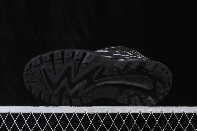 Louis Vuitton Tatic Runner Casual Running Shoes with Breathable Mesh and Lightweight Sole - Black