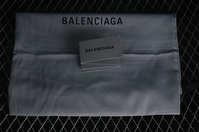 Balenciaga Jet Embossed Round-Toe Thick-Sole Low-Top Dad Sneakers - WMRTN9041