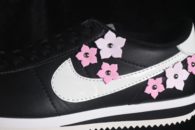 Nike Classic Cortez Leather Retro Running Shoes - IV5675-001