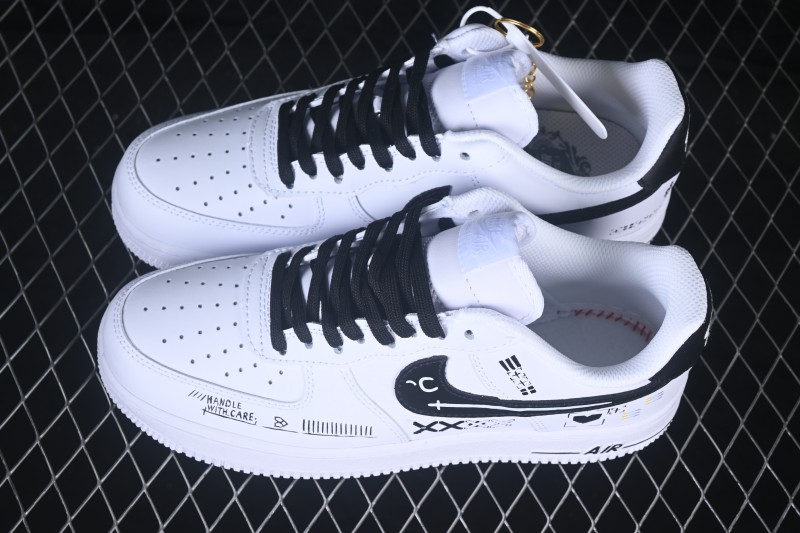 Nike Air Force 1 '07 Low Casual Skateboarding Shoes with Full-Length Air Cushion - CW2288-111