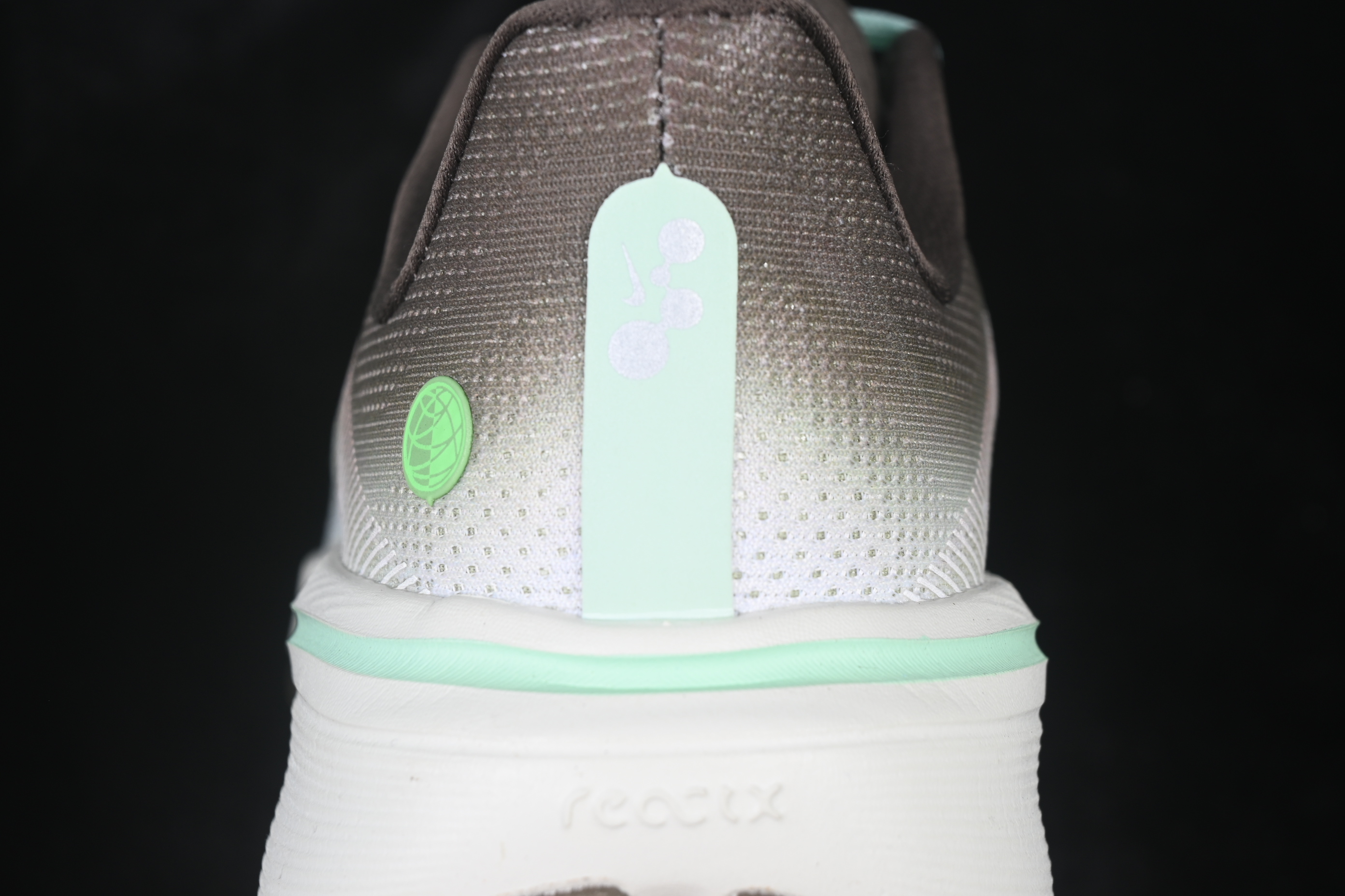 Nike Air Zoom Pegasus 42 Breathable Lightweight Durable Running Shoes - IW2349-001