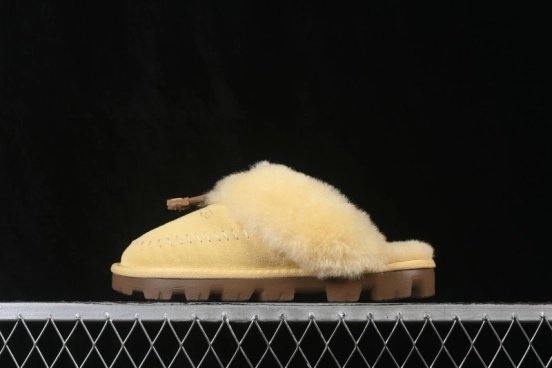 UGG Slipper Evolution Comfortable Flat No Special Function Closed Toe Slippers 1180 Soft Mustard
