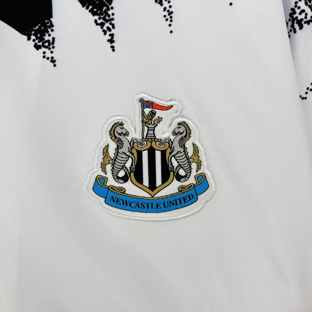 26/27 Newcastle United  White Full Zipper Windbreaker Jacket